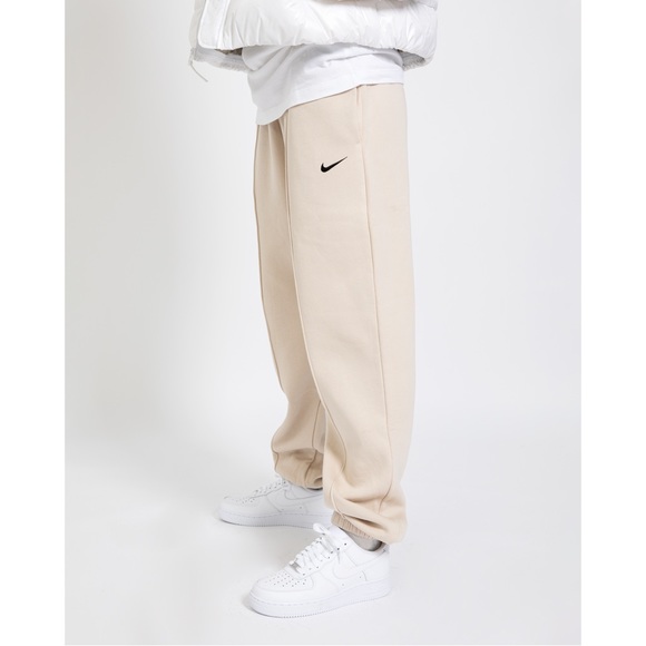 Nike Pants & Jumpsuits Nwt Nike Womens Trend Essential Fleece Pants Poshmark